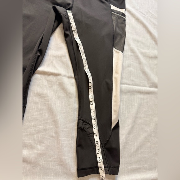LULULEMON SZ 10 Black White Colorblock 22" Inseam Nylon Spandex Cropped Leggings - Picture 6 of 11